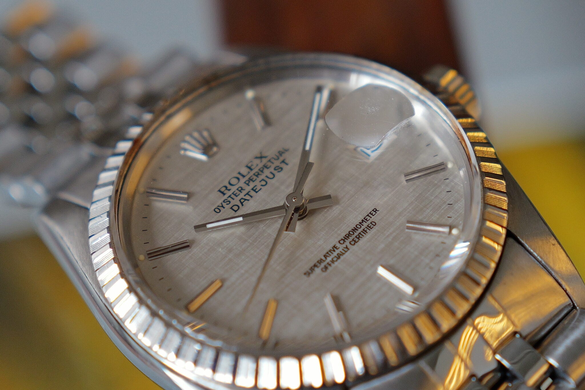 Linen dial Date Just