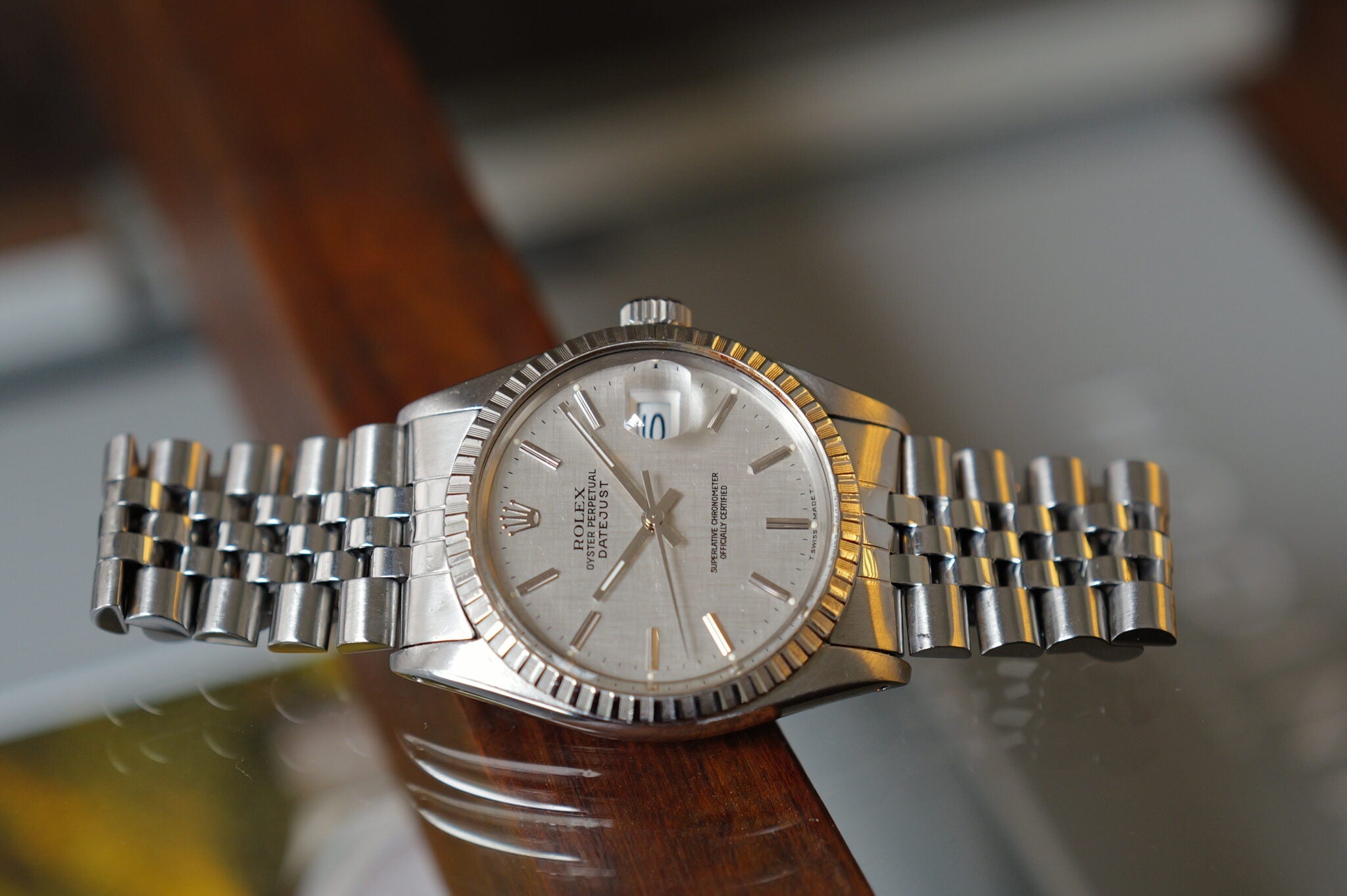 Linen dial Date Just