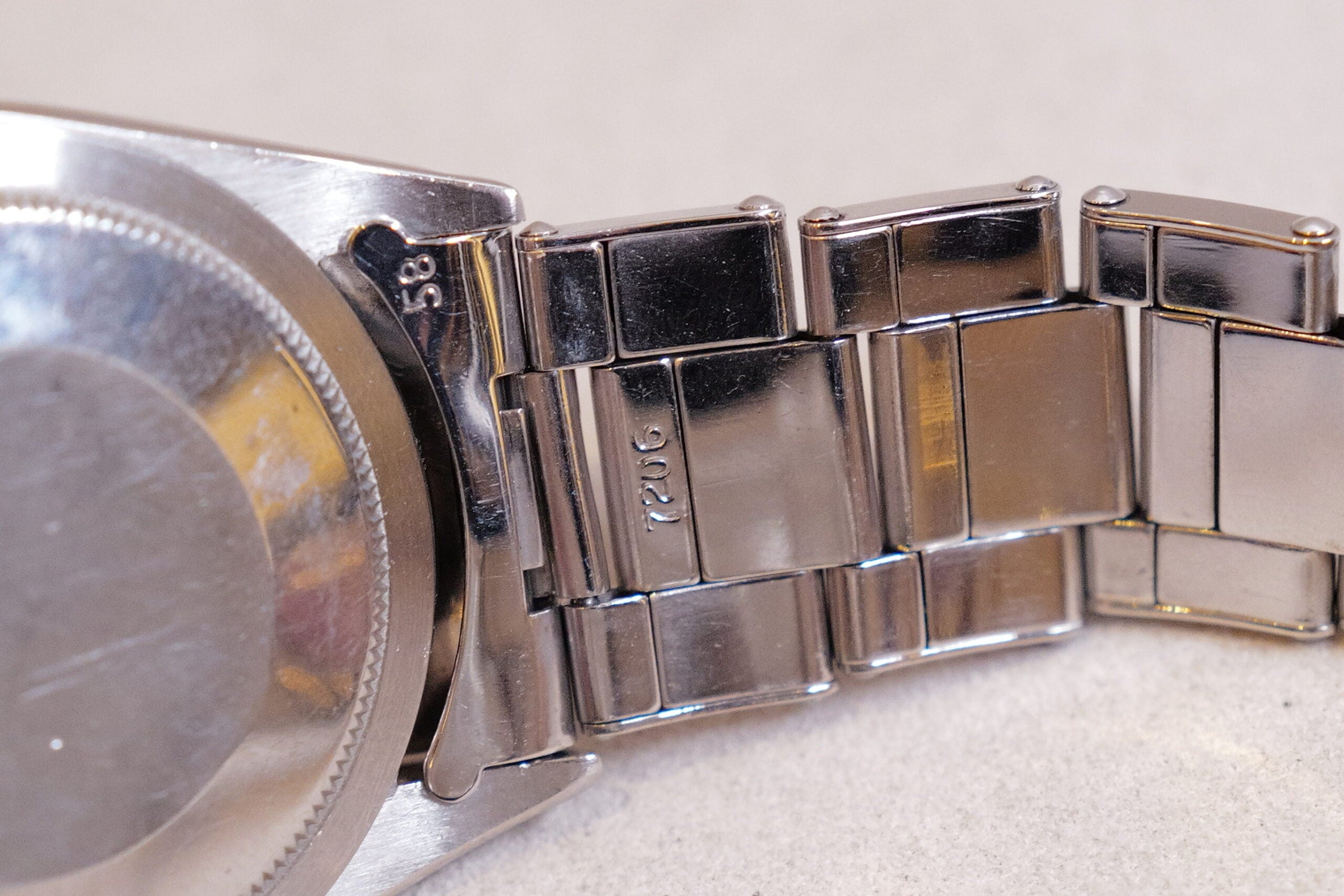 Beautiful Gilt Ref.1016
