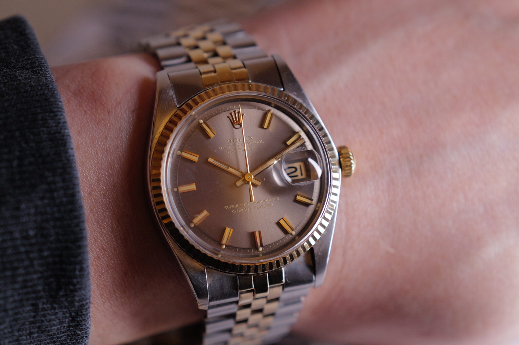 Brown Ghost dial