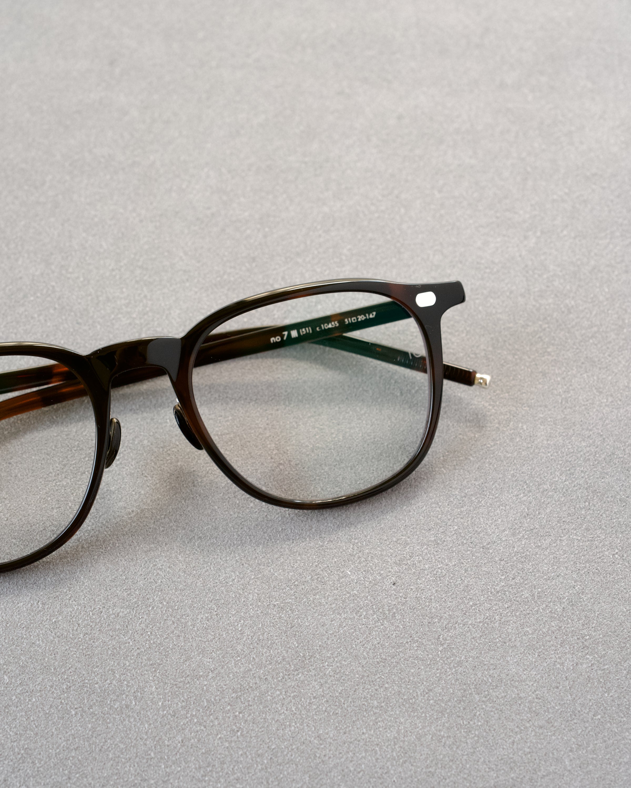 III CELLULOID no.7 W