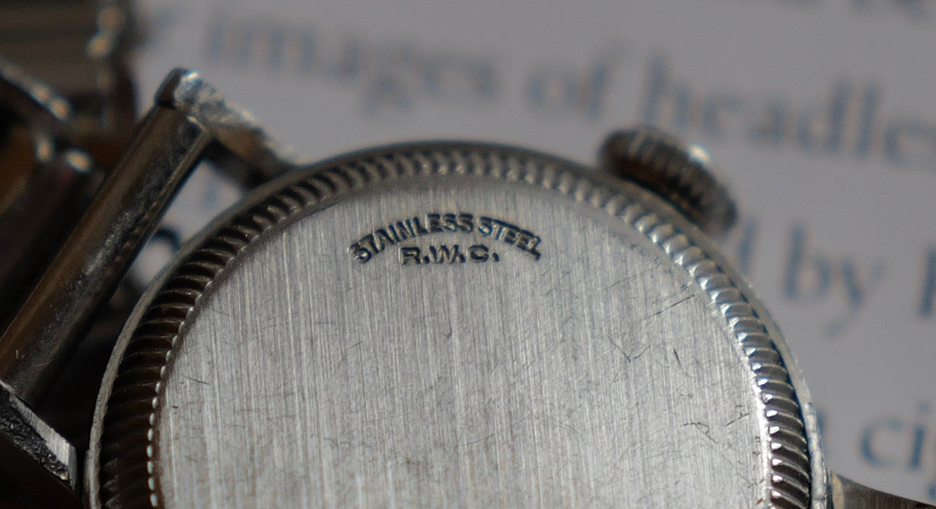 Oyster Athlete with Cylinder case